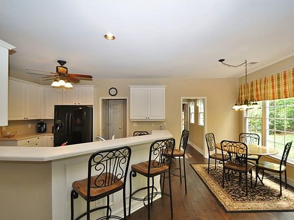 5th image of 302 Mayes Farm Trl NW