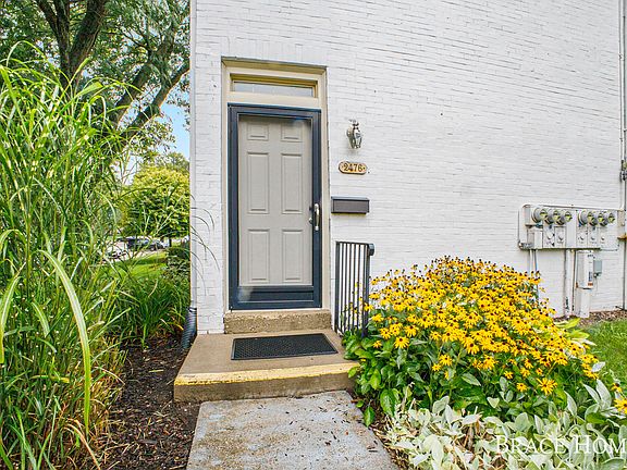 3rd image of 2476 Cranden Dr SE