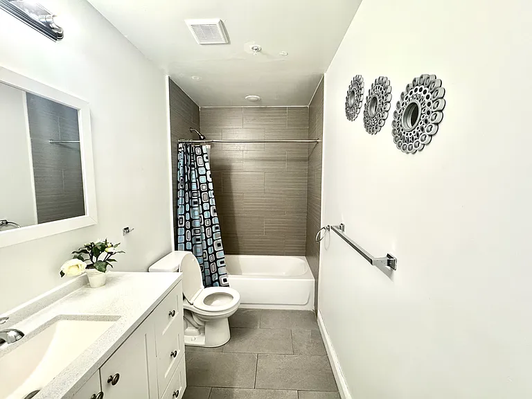 925 N Broad St #4G — Photo 12