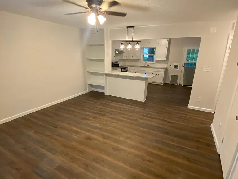 2221 Pine Rd — Photo 2
