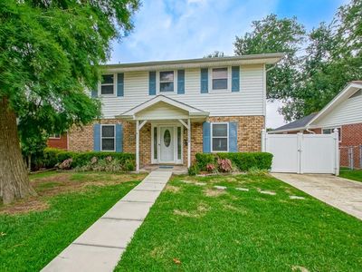 3220 Metairie Ct, Metairie, LA, 70002