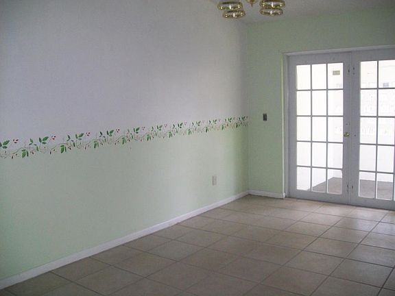 3rd image of 1752 SE Floresta Dr