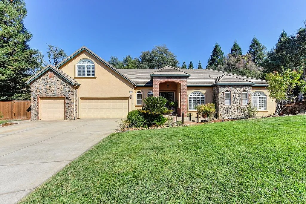 3781 Clinton Way photo 1