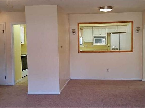 4th image of 4224 Grove Ct