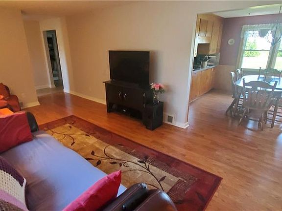5th image of 861 Atlantic Ave