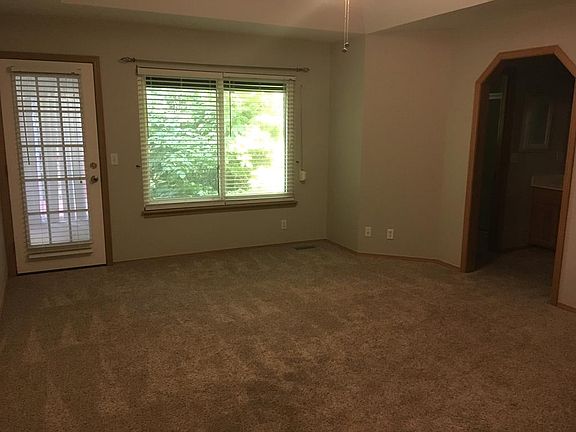 3rd image of 105 Buckingham Dr