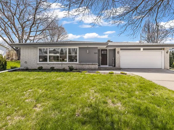 1621 S Pine STREET, Grafton, WI 53024