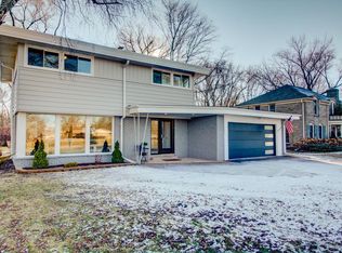 8447 N Indian Creek Pkwy, Fox Pt, WI 53217