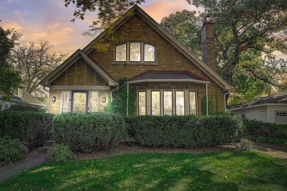 2120 North 70th St, Wauwatosa, WI 53213 Zillow