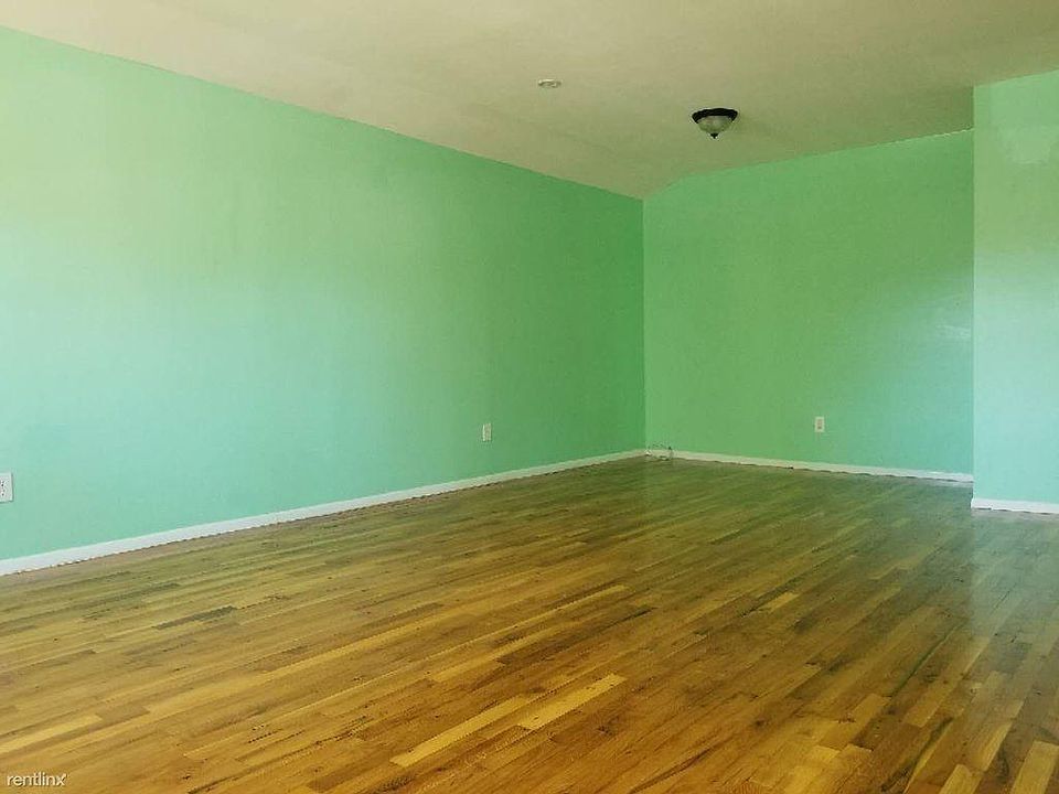 2nd image of 401 Jefferson Ave #1