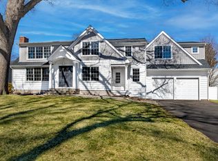 10 Sleepy Hollow Rd, Fairfield, CT 06824