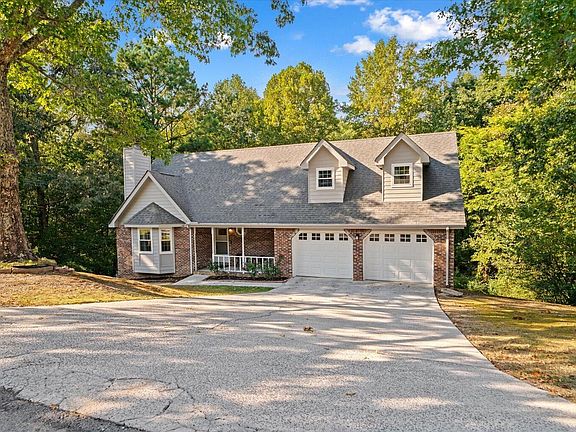 2nd image of 231 Fox Run Cir S