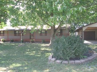 10 Julia Dr, Breese, IL 62230