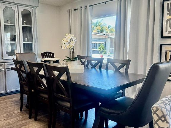 3rd image of 126 Peartree Ln #126