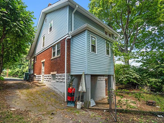 5th image of 6207 Roe St