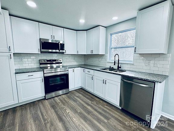 4th image of 8234 Ivy Hollow Dr