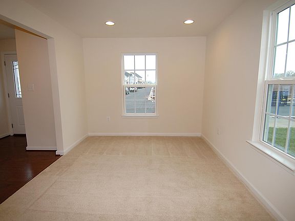 4th image of 8539 Ross St