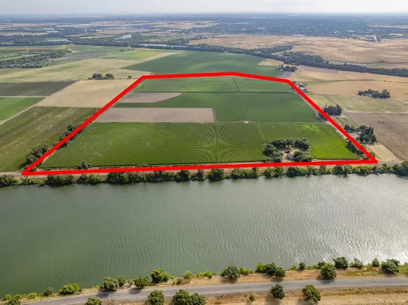 9521 River Rd, Sacramento, CA 95832