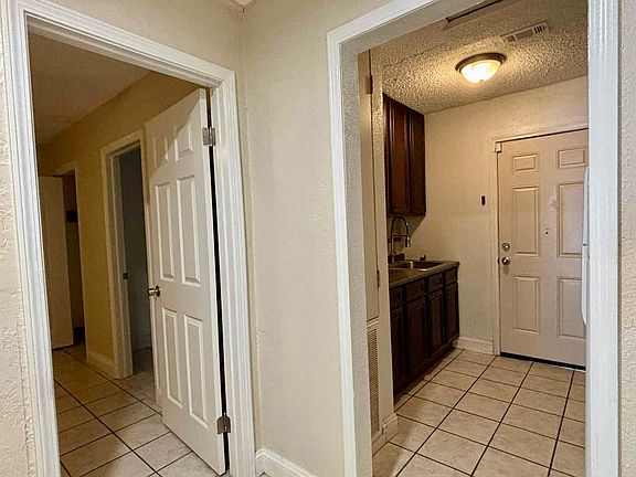 4th image of 603 N 57th Ave #A