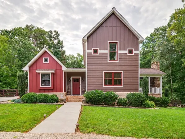 2842 Chilton Rd, Appomattox, VA 24522