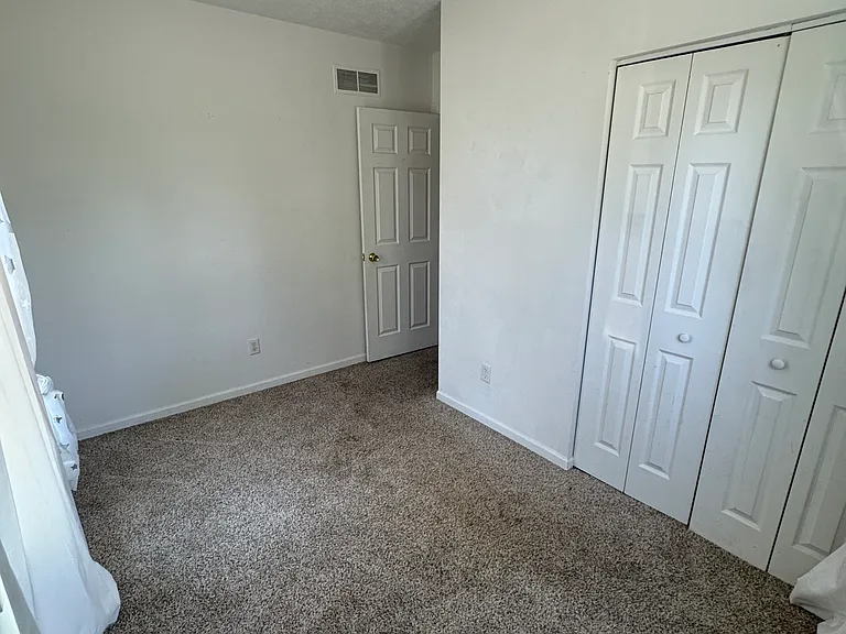 2022 Lincolnway E — Photo 5