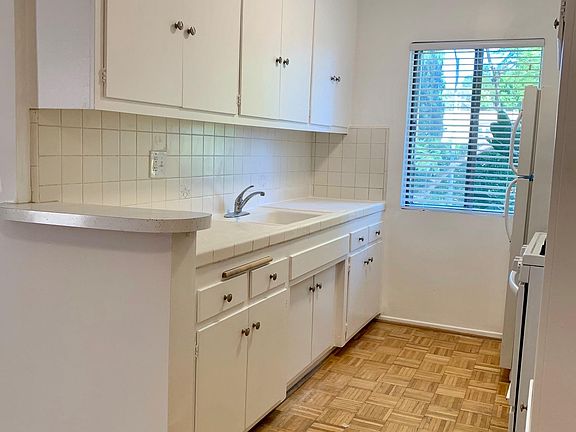 5th image of 1251 N Fuller Ave APT 1
