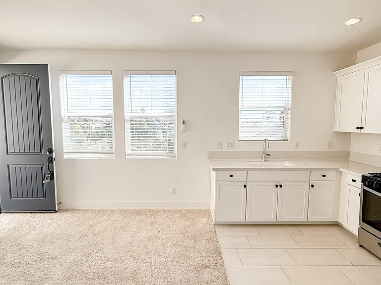 3732 Park Ridge Ln — Photo 10