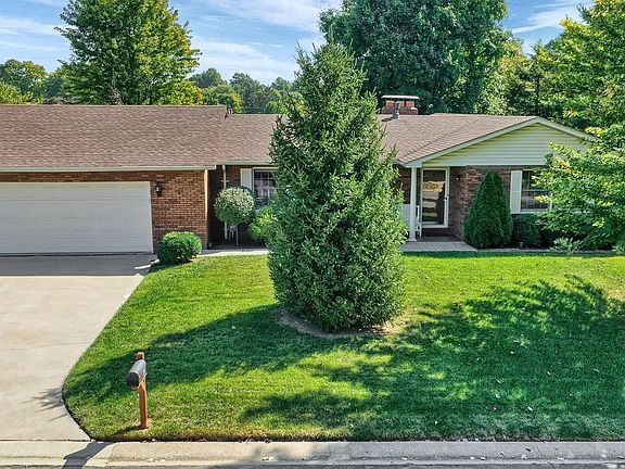 2nd image of 79 Glenwood Dr