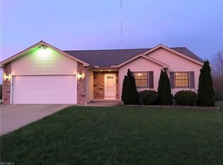 3037 McMackin Rd, Madison, OH 44057