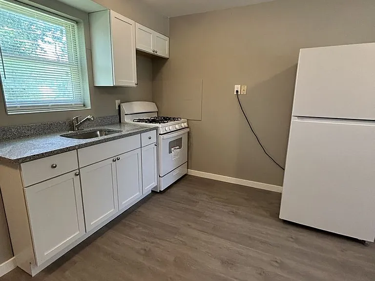 2379 Locust Rd — Photo 21