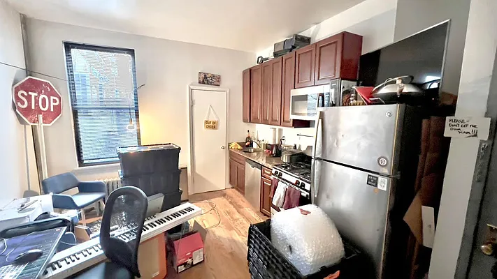 Rented by Parlor Real Estate Corp | media 11