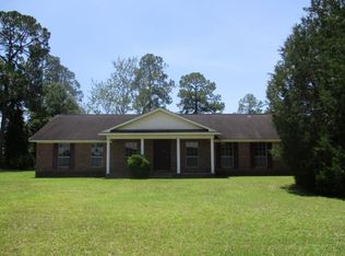 410 W Parkway Dr, Waycross, GA 31501