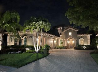 7279 Lantana Cir, Naples, FL 34119