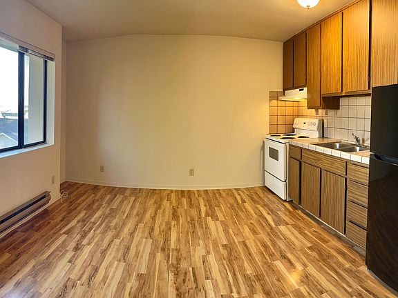 Living Room/Kitchen.