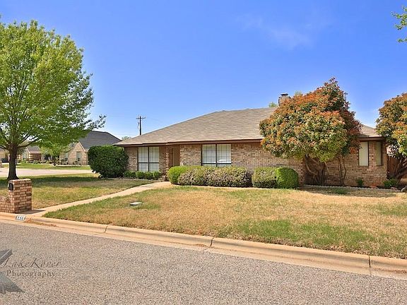 2nd image of 4858 Pamela Dr