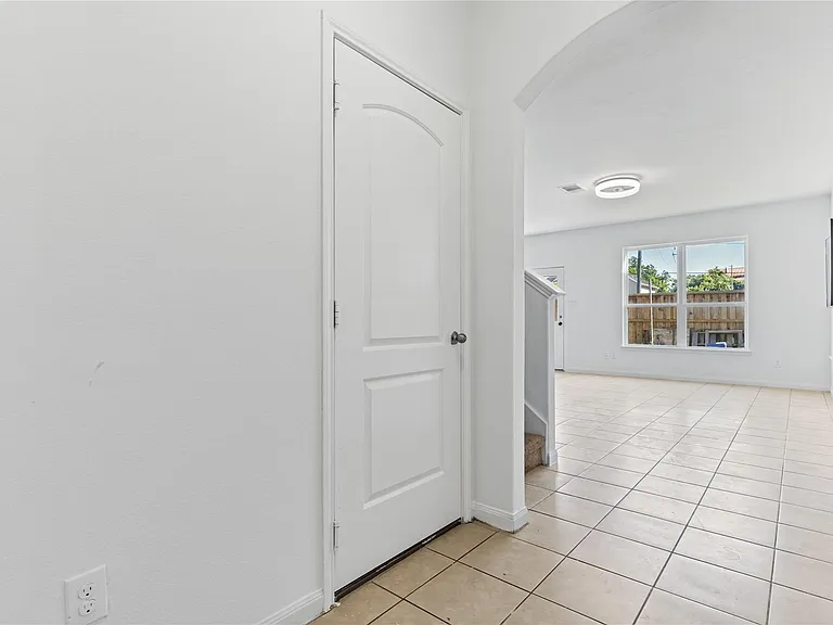 11017 Panther Ct — Photo 5