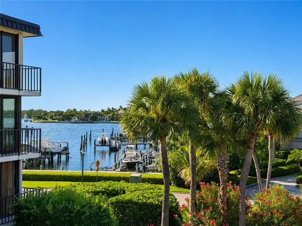 1850 Bay Rd APT 3G, Vero Beach, FL 32963