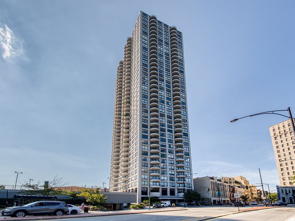 1st image of 2020 N Lincoln Park W APT 8E
