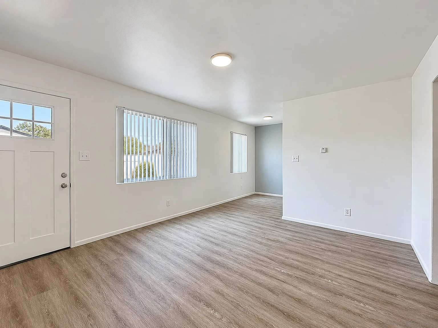 4842 Santa Cruz Ave — Photo 3
