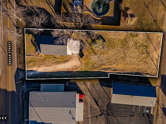 3rd image of 206 Broad St