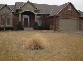 2113 N Glen Wood Ct, Wichita, KS 67230