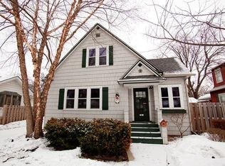 21 N Aldine Ave, Elgin, IL 60123