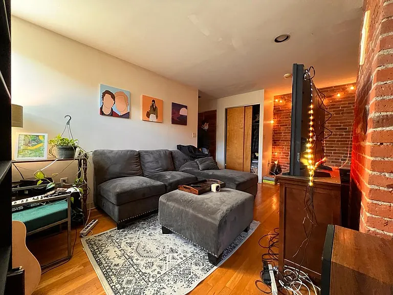 103 Gainsborough St — Photo 1