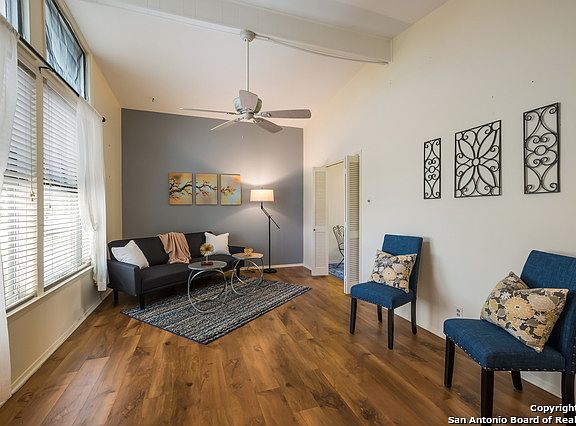 4th image of 437 E Lindbergh Blvd