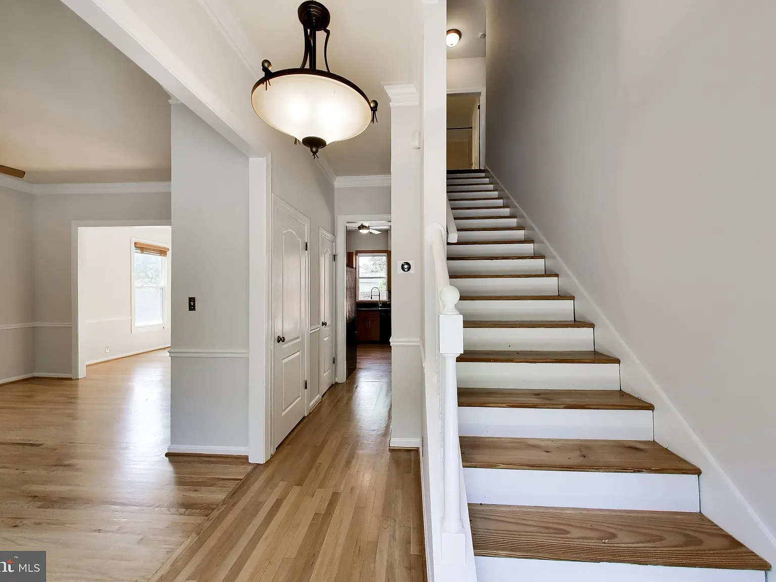 4 bed, 3.5 bath, 3932 sqft, $3,800 — Photo 4
