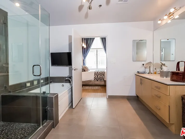 1130 S Flower St #416 — Photo 31