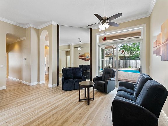 5th image of 16265 Seneca Circle