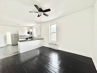 5th image of 406 Rogers Ave #3