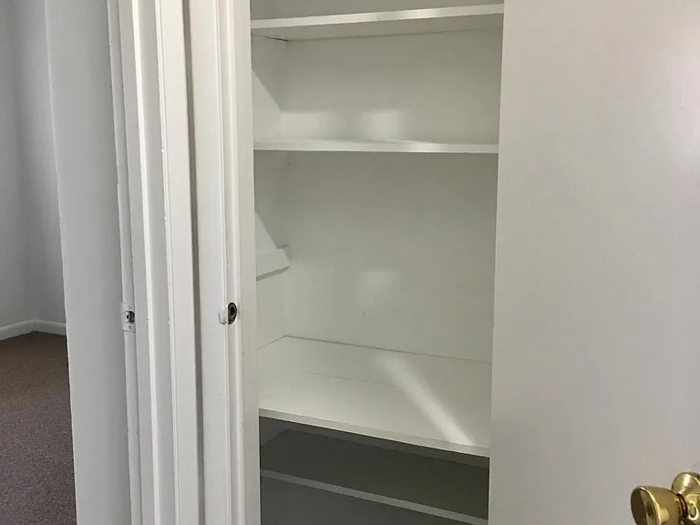 68 Gloria Ave — Photo 4