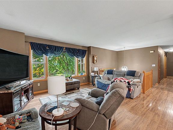 4th image of 10866 Pettis Rd